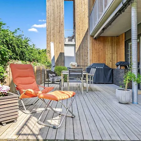 Apartment With Big Terrace And Private Garden! בית נופש Bjerkholmen